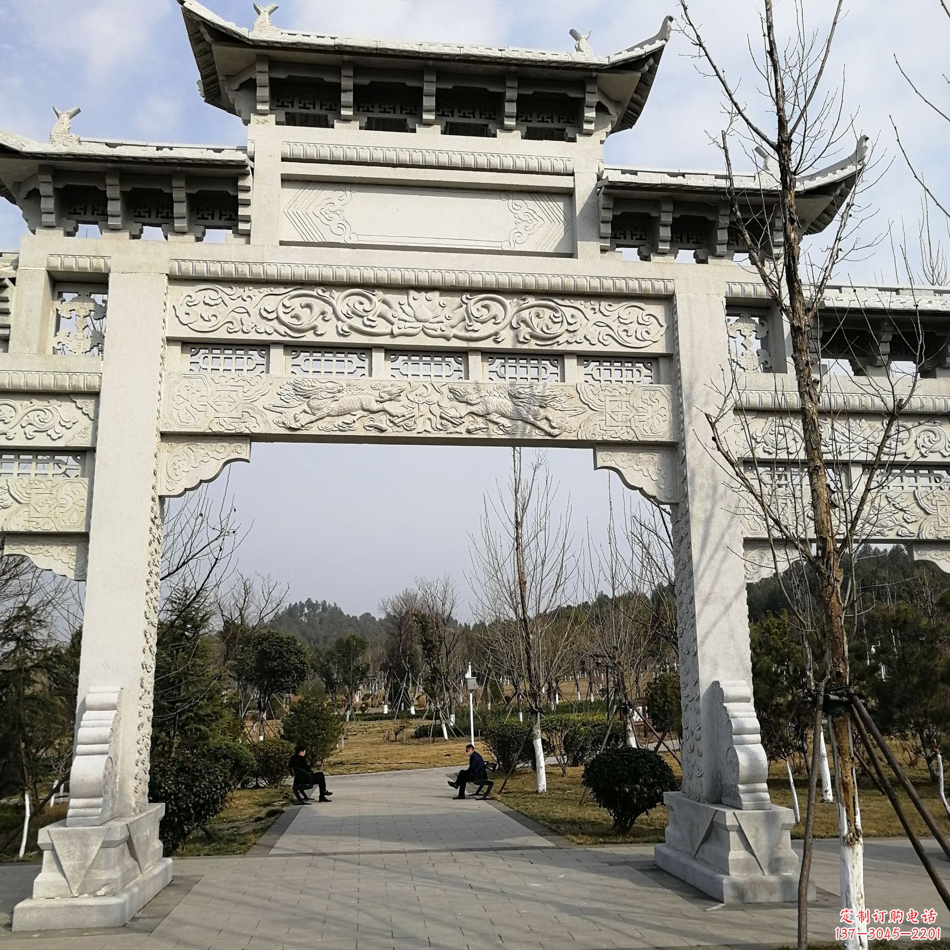 贵州八脚牌坊上的狮子雕像