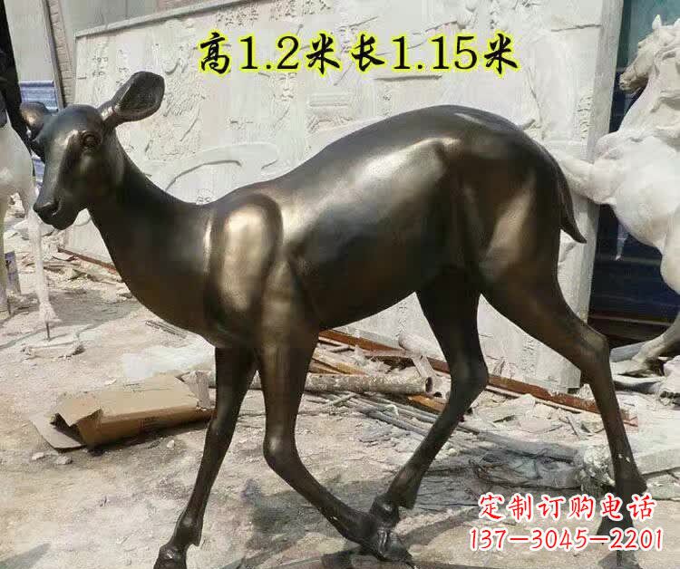贵州灵动的小鹿铜雕