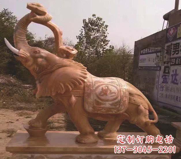贵州大象雕塑鼻卷如意