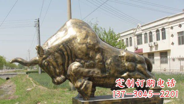 贵州黄铜斗牛雕像