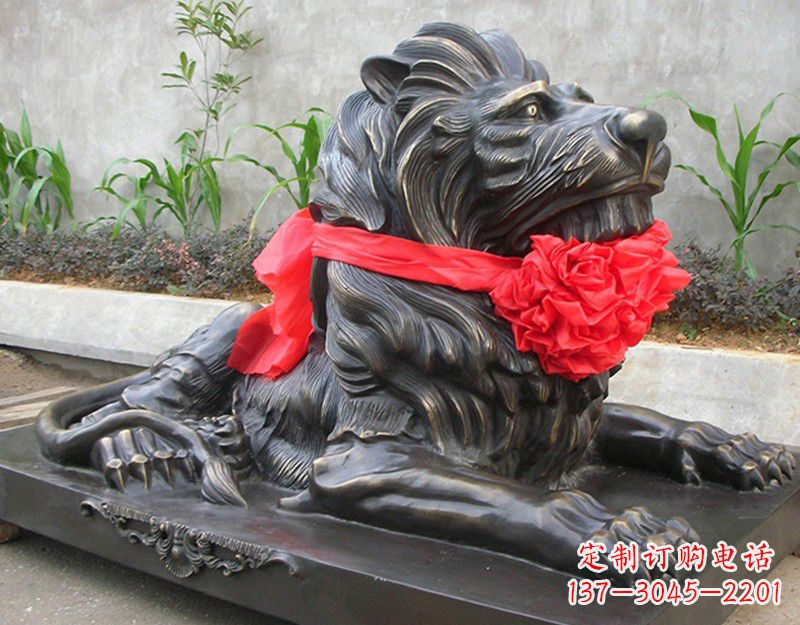 贵州宾馆门口的铜狮子