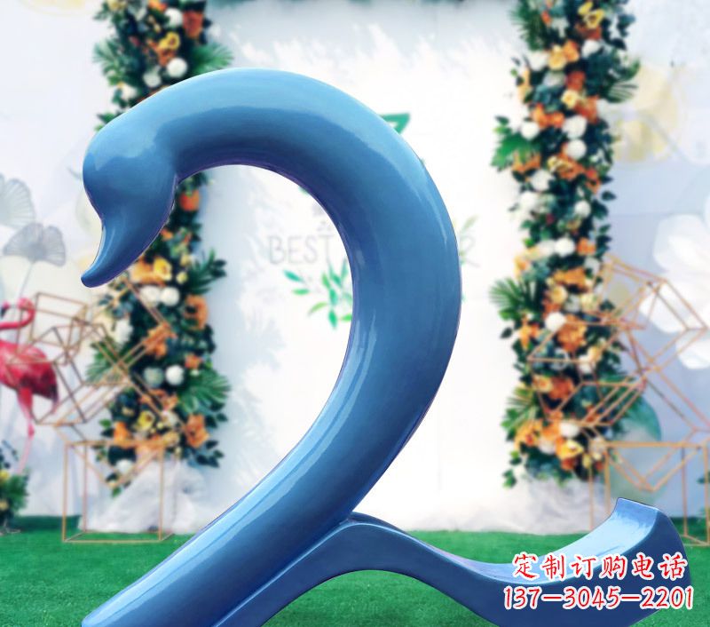 贵州玻璃钢爱心天鹅雕塑