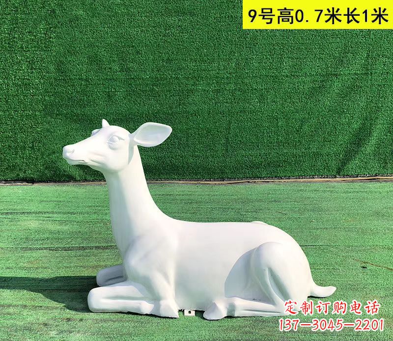 贵州玻璃钢白色小鹿动物雕塑