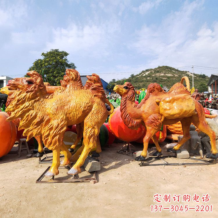 贵州玻璃钢彩绘仿真骆驼雕塑艺术之美的完美呈现