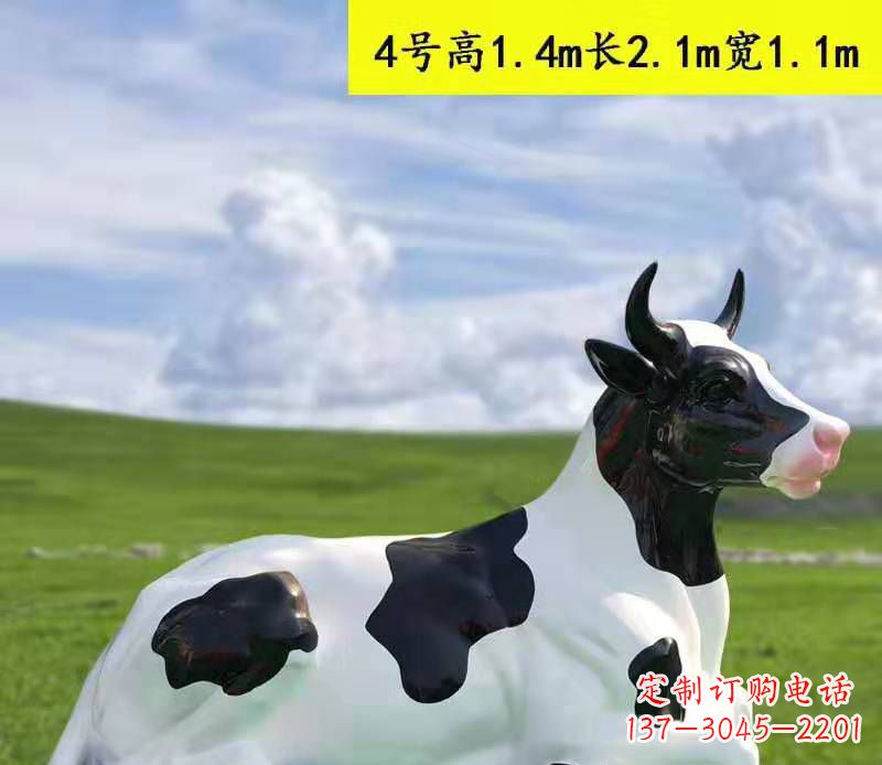 贵州玻璃钢彩绘黑白奶牛雕塑