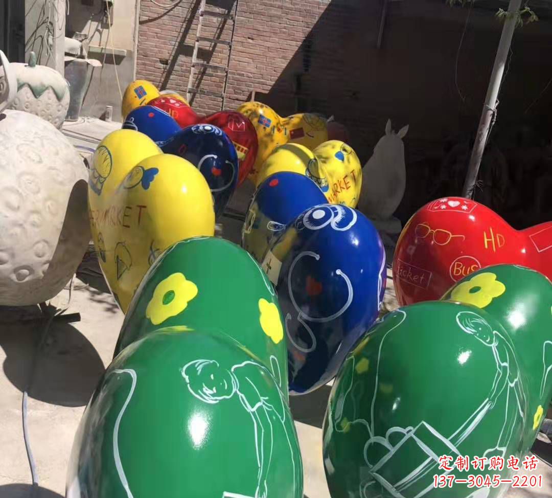 贵州玻璃钢彩绘气球雕塑