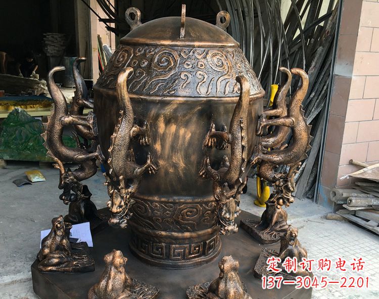 贵州玻璃钢仿铜地动仪雕塑中国古代文化精髓