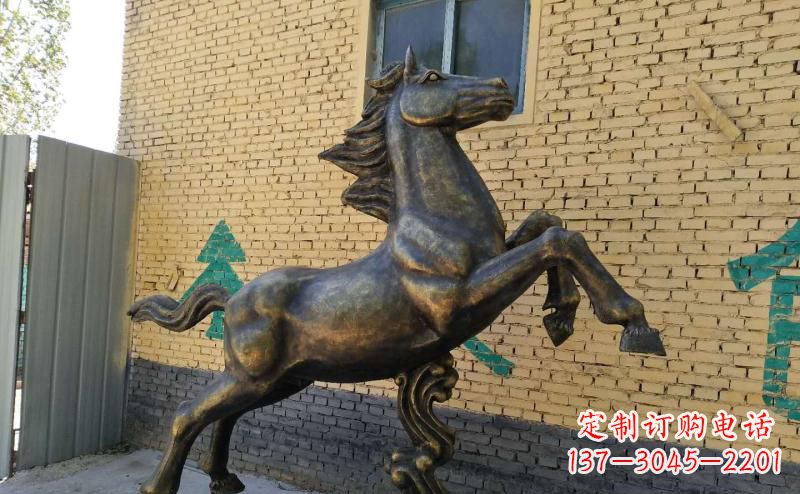 贵州马雕塑玻璃钢仿铜创作的艺术