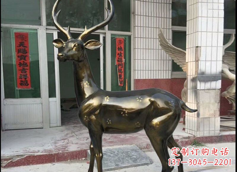 贵州玻璃钢梅花鹿雕塑精美的艺术瑰宝