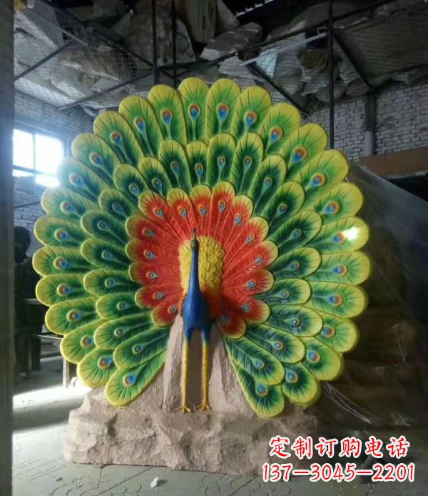 贵州玻璃钢制作的孔雀雕塑