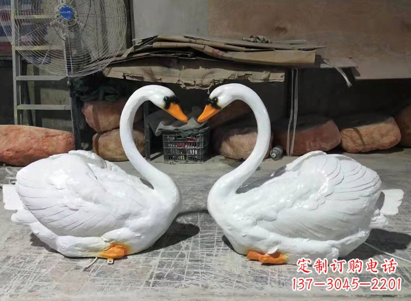贵州玻璃钢仿真发光天鹅雕塑