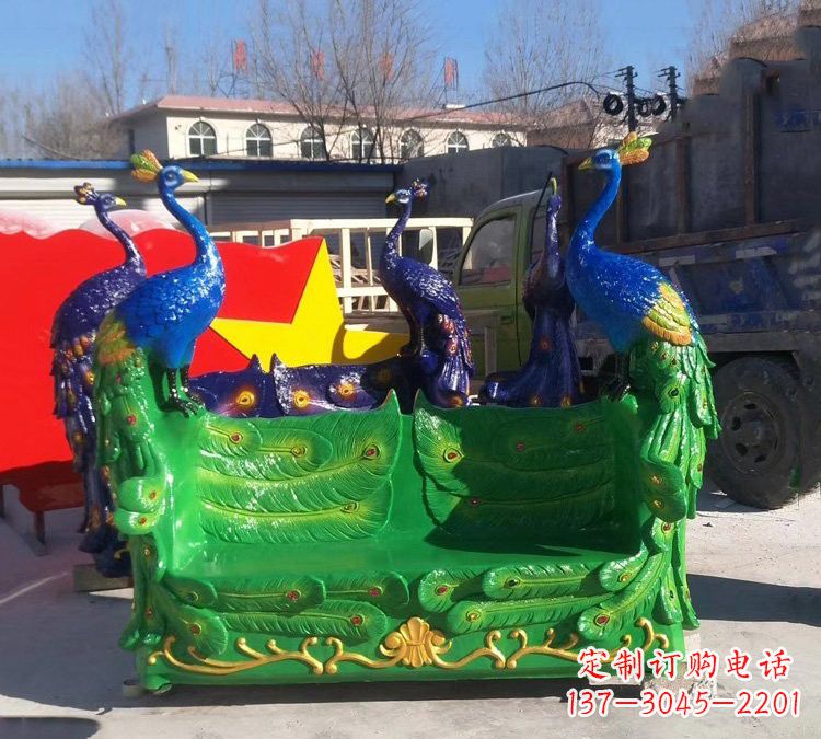贵州玻璃钢孔雀雕塑给您带来精美的艺术体验