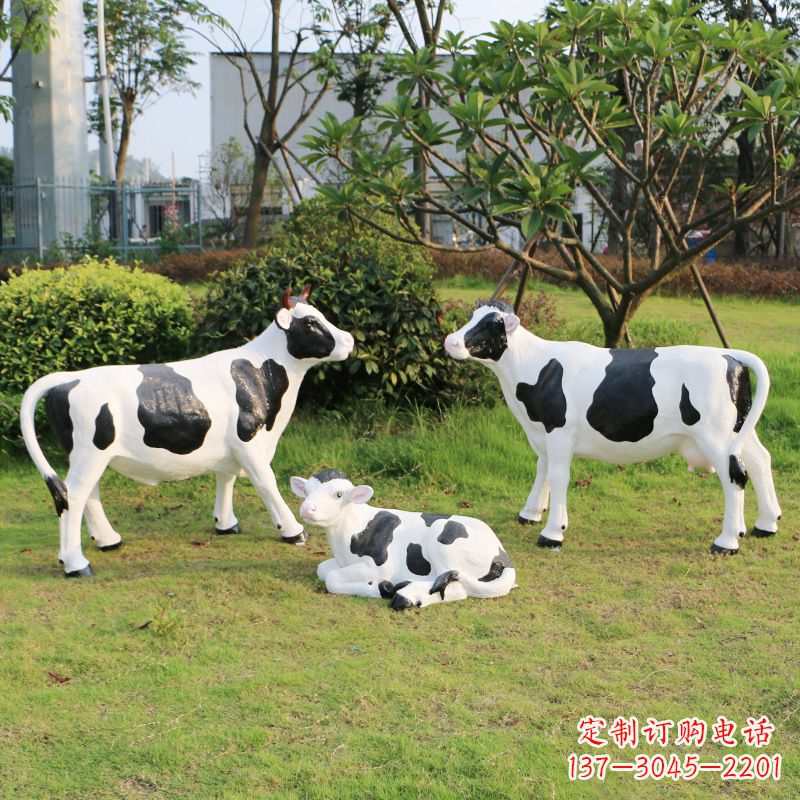 贵州玻璃钢仿真奶牛雕塑
