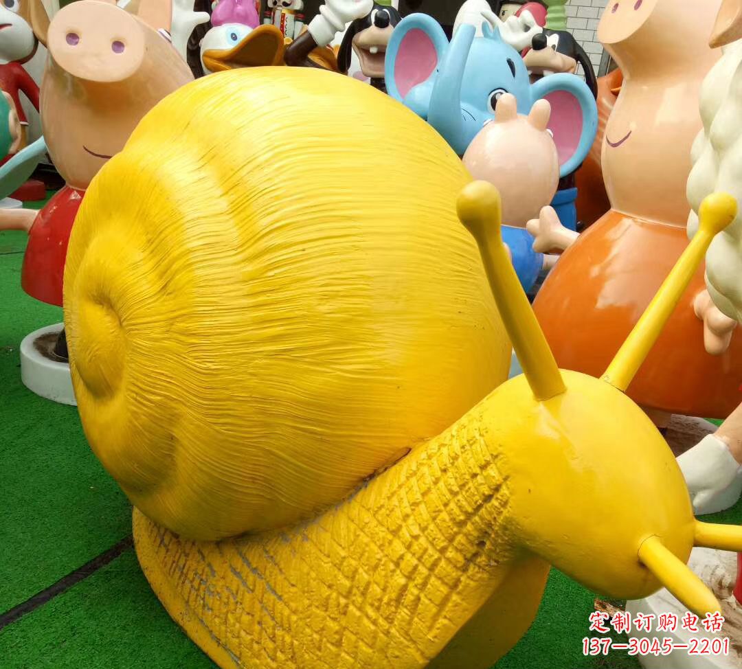 贵州玻璃钢制蜗牛雕塑——精致美观的公园景观