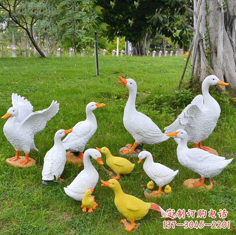 贵州玻璃钢仿真动物雕塑——漫步田园风情