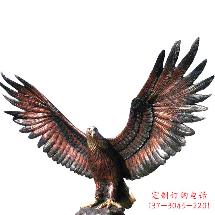 贵州玻璃钢老鹰雕塑传承传统的铜雕艺术