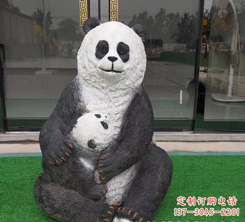 贵州玻璃钢制熊猫雕塑——传承中华文化精髓