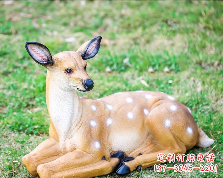 贵州玻璃钢卧姿梅花鹿雕塑