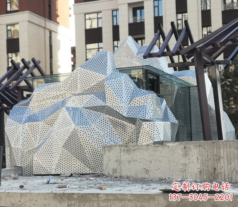 贵州不锈钢假山雕塑给空间带来更多活力