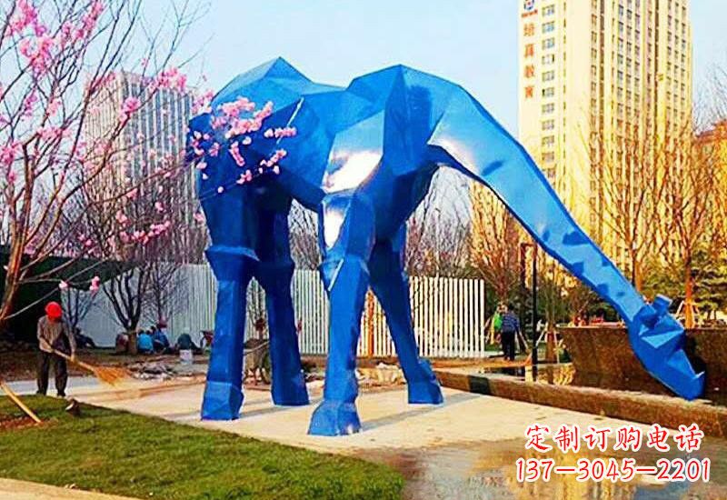 贵州不锈钢彩色大型几何长颈鹿雕塑