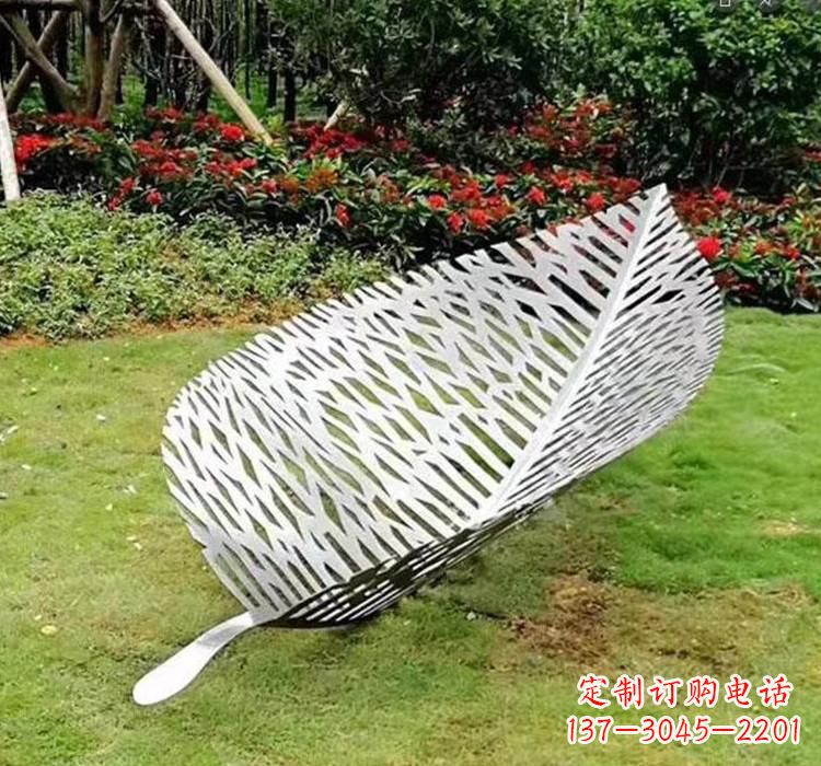 贵州不锈钢树叶雕塑艺术与美的结合