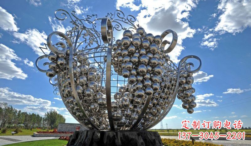 贵州不锈钢葡萄雕塑——城市的艺术之美