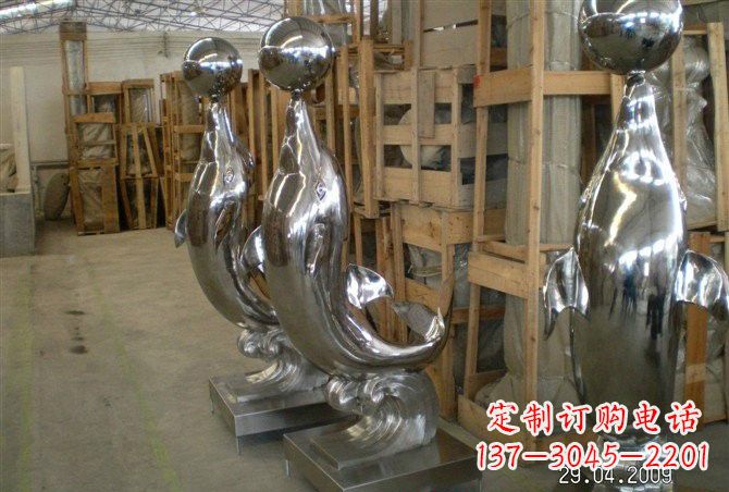 贵州不锈钢海豚顶球雕塑