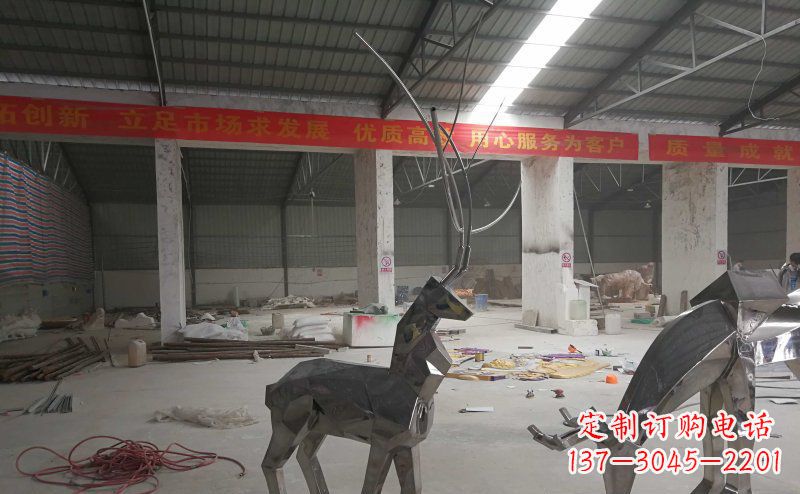 贵州不锈钢麋鹿雕塑静谧美丽的自然之美
