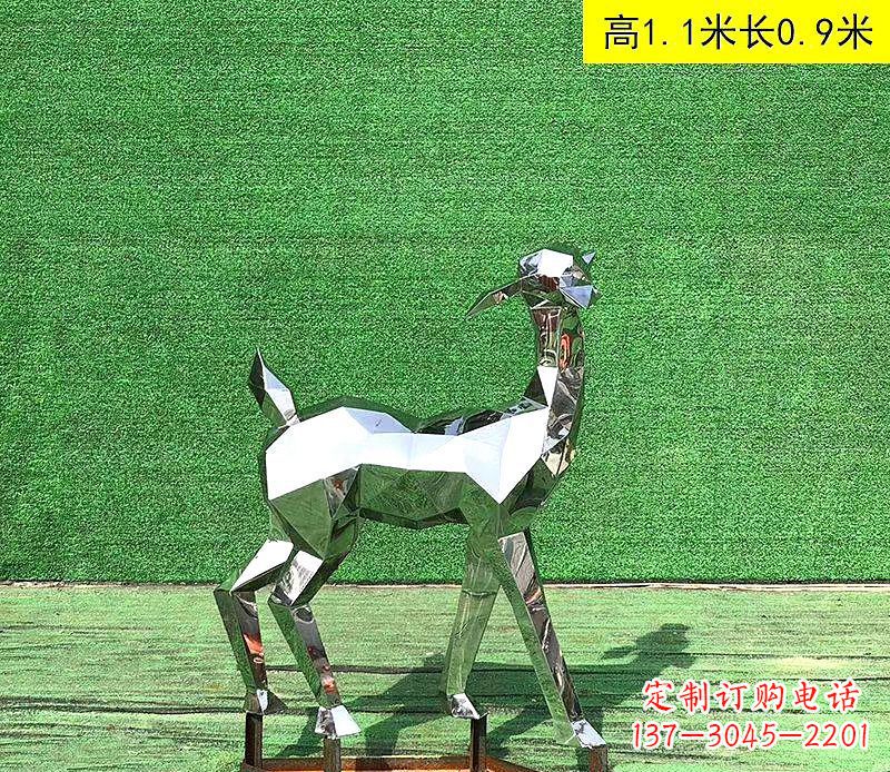 贵州不锈钢小鹿雕塑精致而可爱