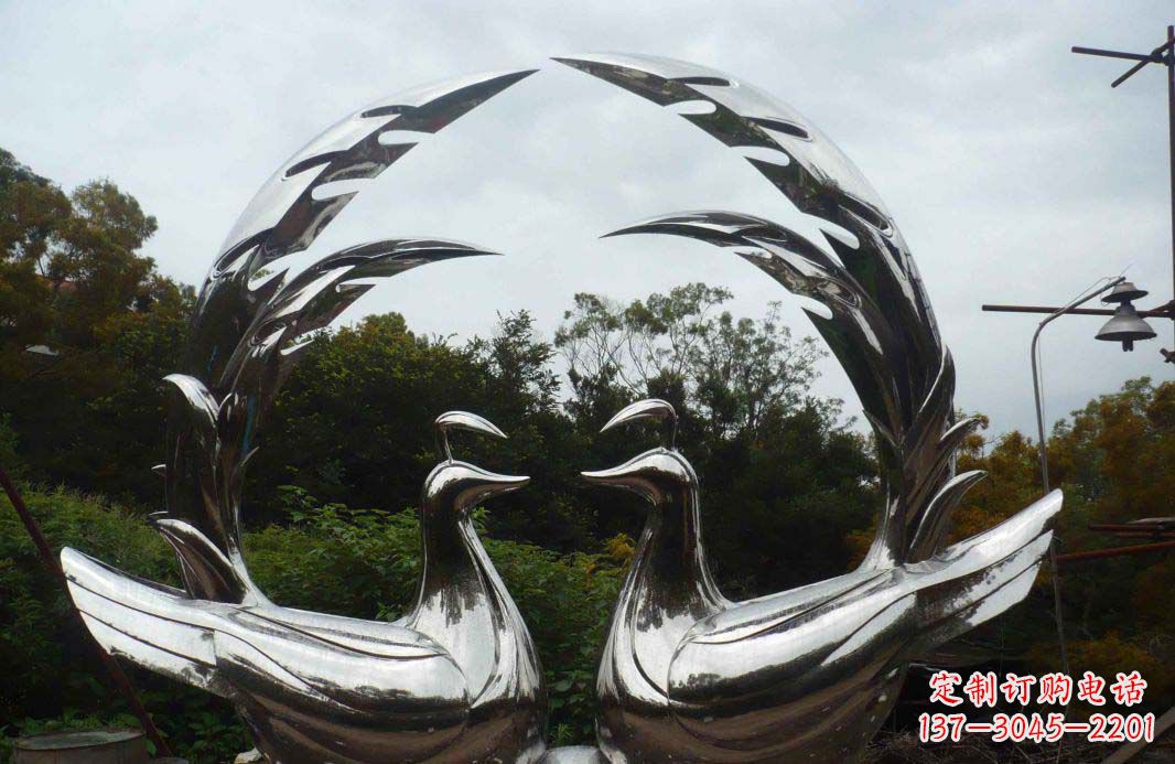 贵州不锈钢孔雀雕塑浪漫与灵动