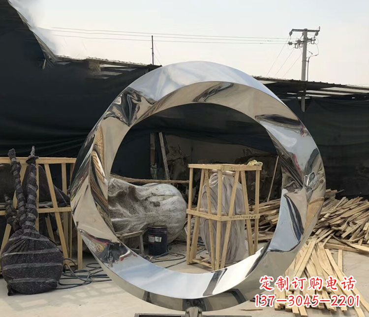 贵州不锈钢抽象镜面圆环雕塑