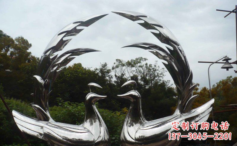 贵州不锈钢制作的孔雀雕塑
