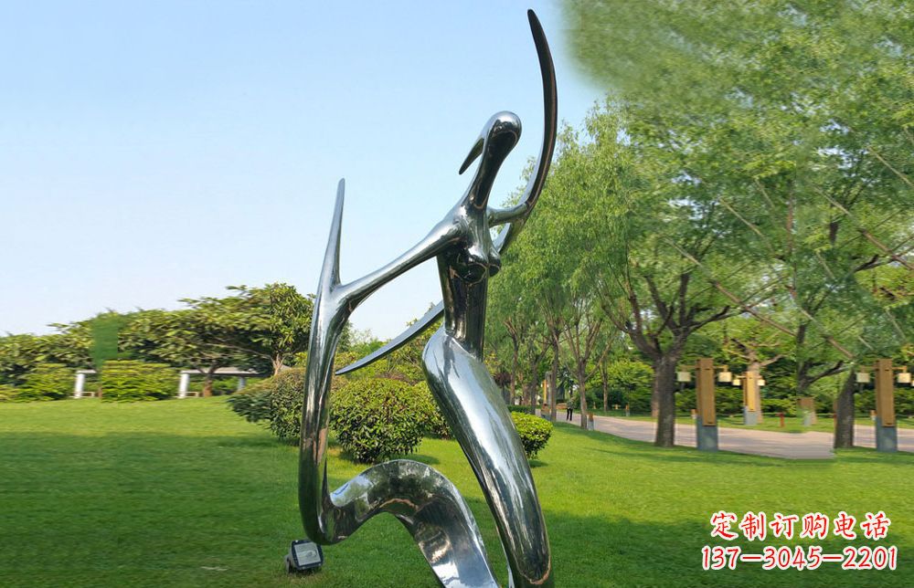 贵州不锈钢美女雕塑给公园注入活力