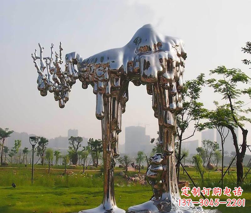 贵州拱门雕塑以不锈钢点缀精美的艺术品
