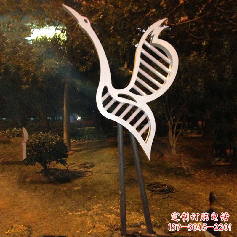 贵州仙鹤雕塑精美的不锈钢制作