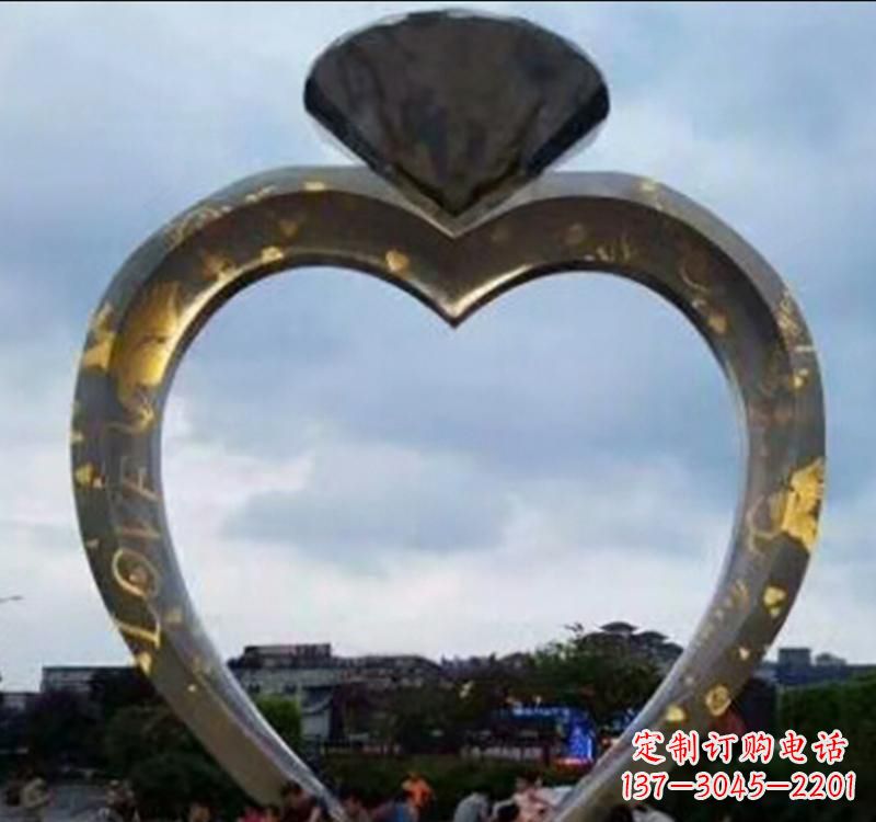 贵州不锈钢创意戒指雕塑拥有独一无二的外观