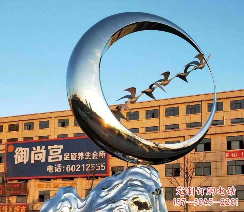 贵州不锈钢大雁雕塑象征着生机勃勃的美丽