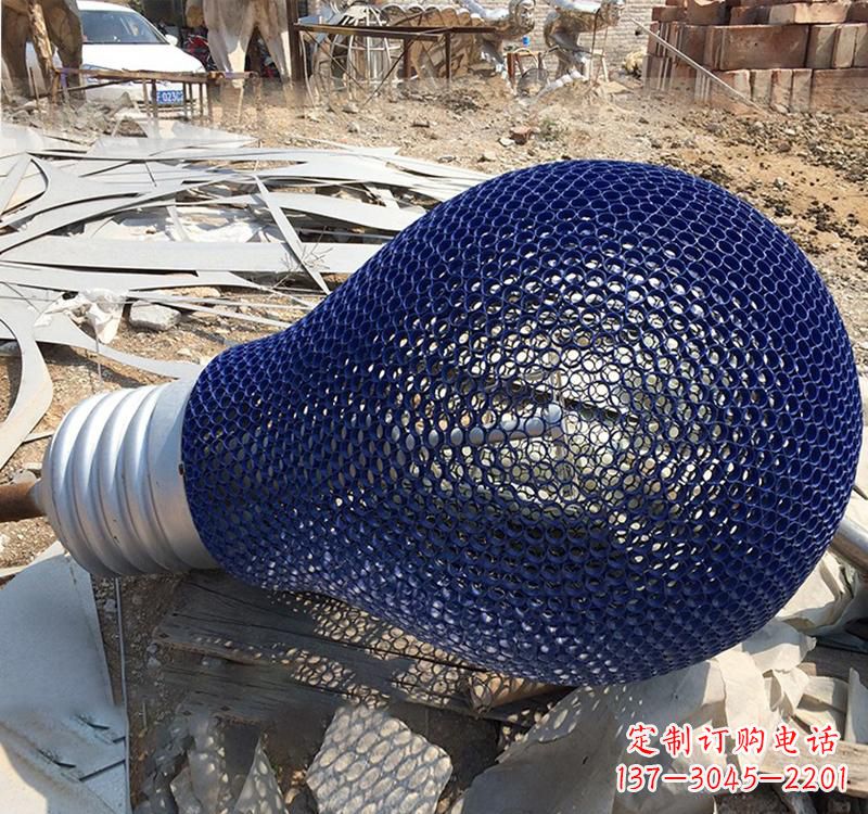 贵州不锈钢灯泡雕塑灯光下的美丽之美