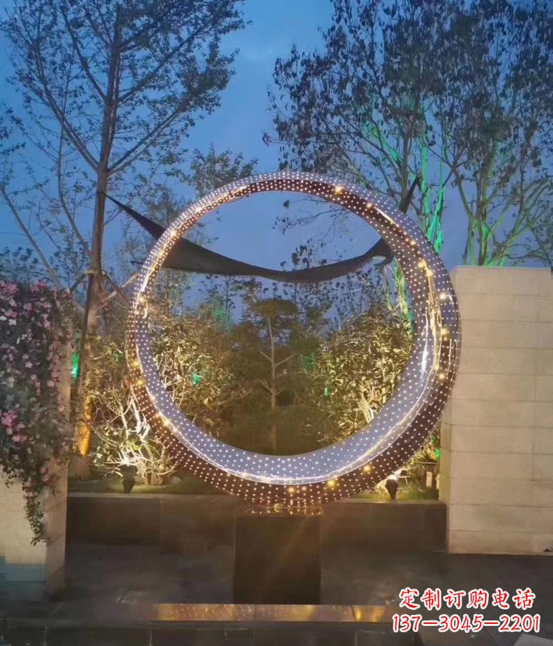 贵州不锈钢圆环雕塑艺术与环境的完美结合