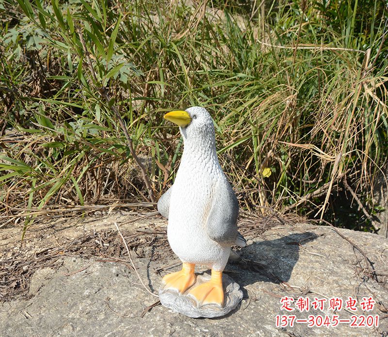 贵州和平鸽雕塑传递和平的美丽象征