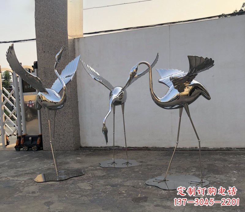 贵州不锈钢锻造的丹顶鹤雕塑