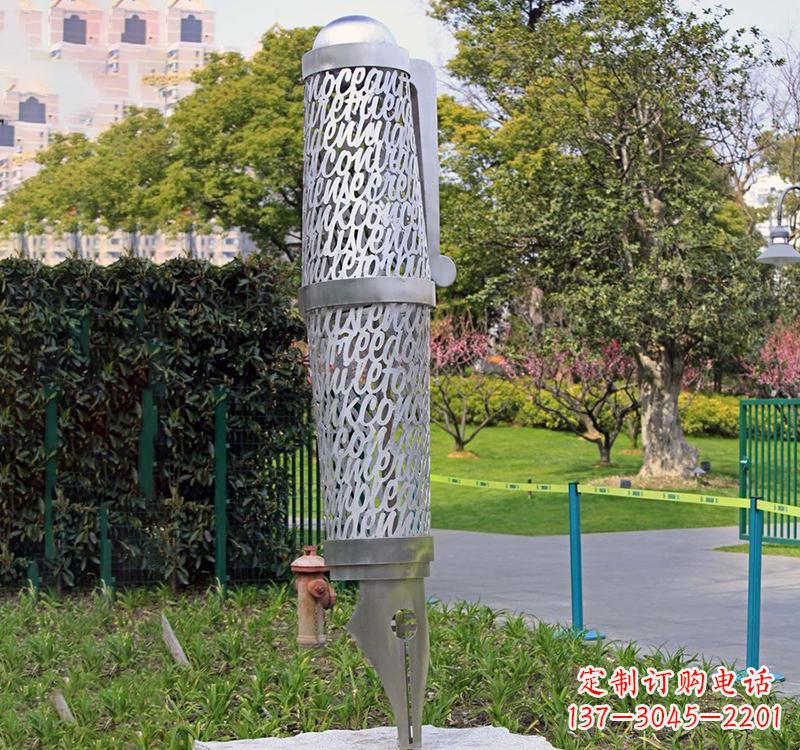贵州精致不锈钢钢笔雕塑