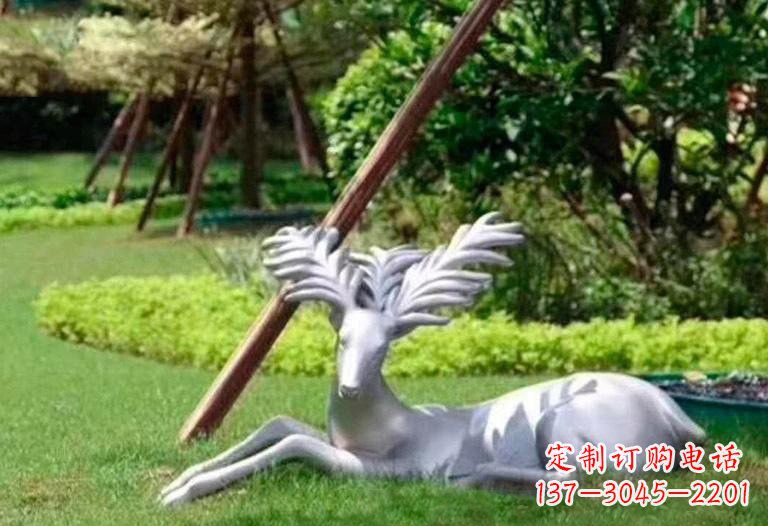 贵州不锈钢公园大角鹿雕塑精致而美丽