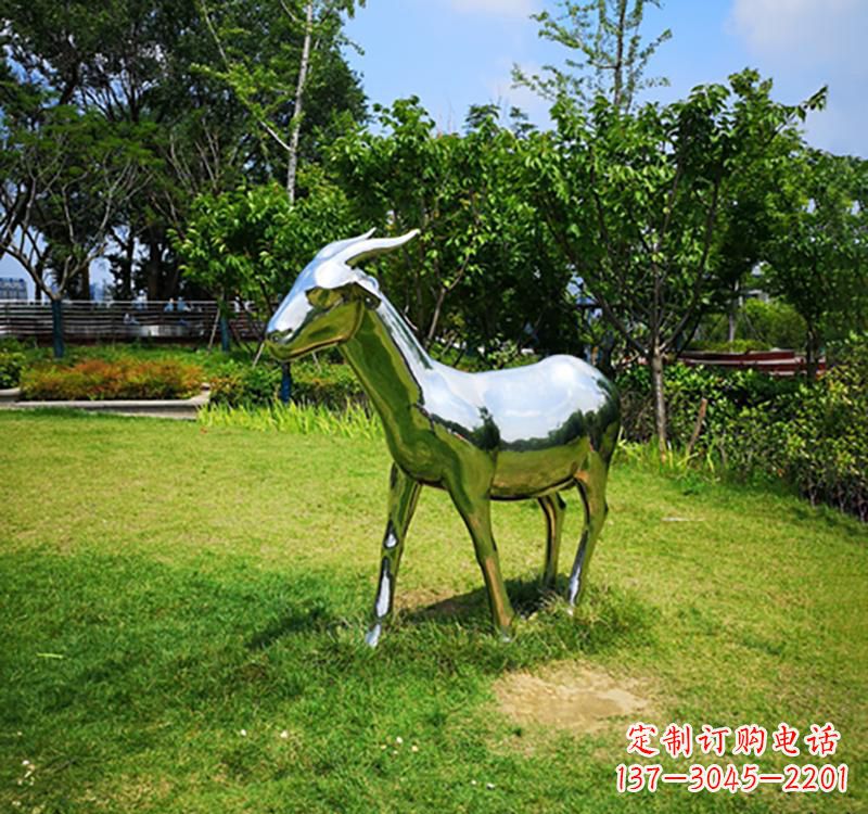 贵州不锈钢公园动物镜面羊雕塑