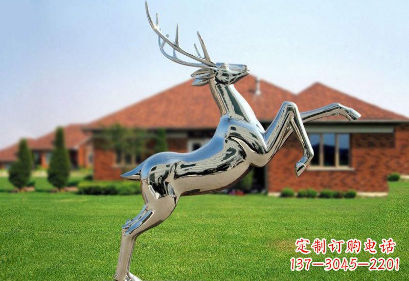 贵州梅花鹿雕塑 镜面反射着璀璨美景