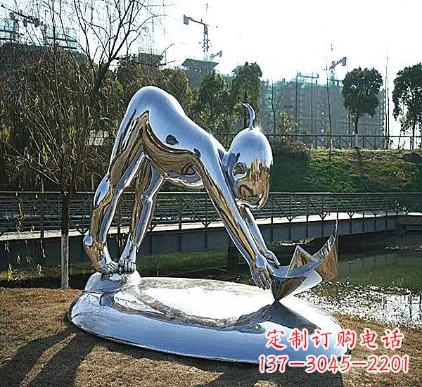 贵州不锈钢公园里的儿童雕塑