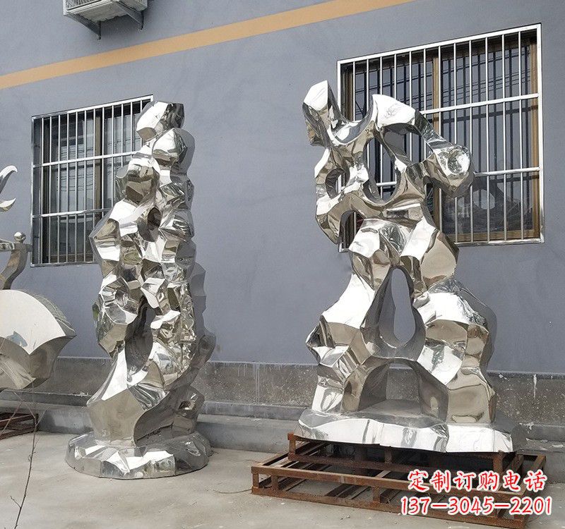 贵州太湖石雕塑精美的艺术品
