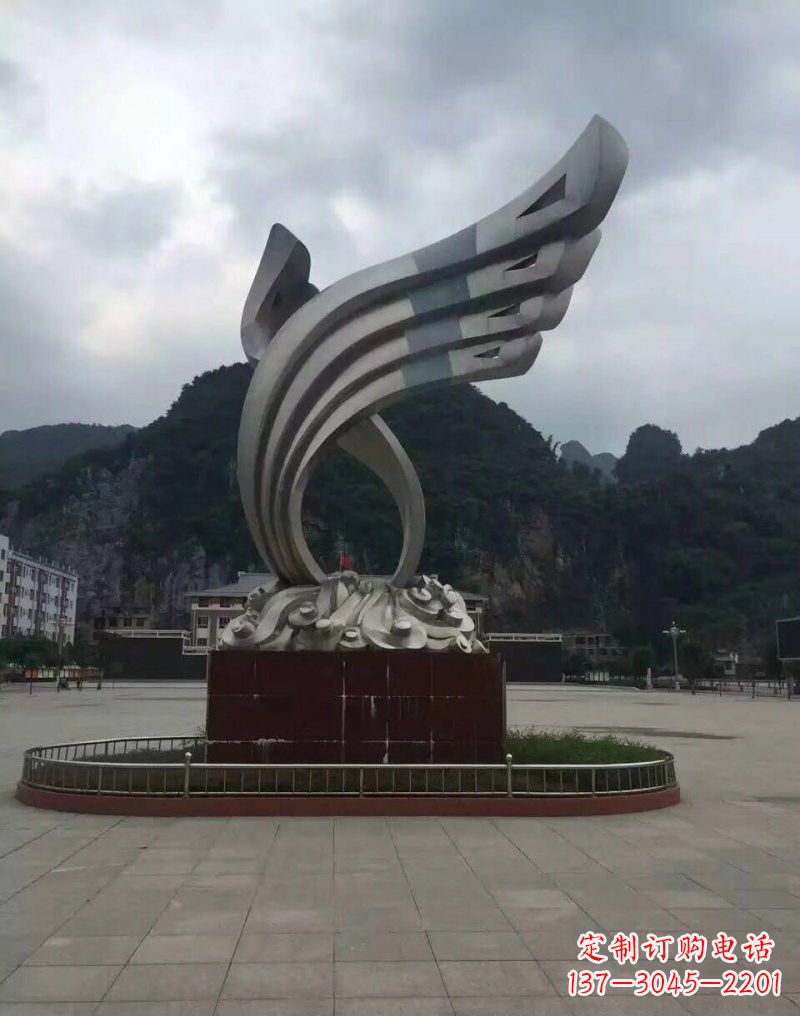 贵州翅膀雕塑——环绕不锈钢广场的精美艺术品