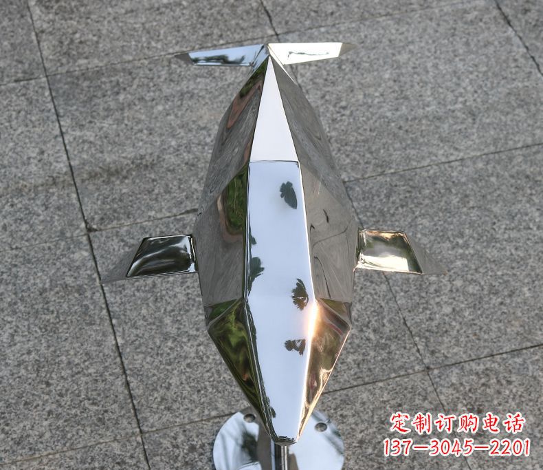 贵州海豚雕塑令不锈钢广场更加灿烂