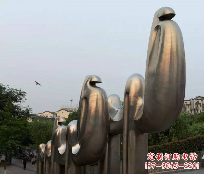 贵州不锈钢骆驼雕塑给城市增添新魅力